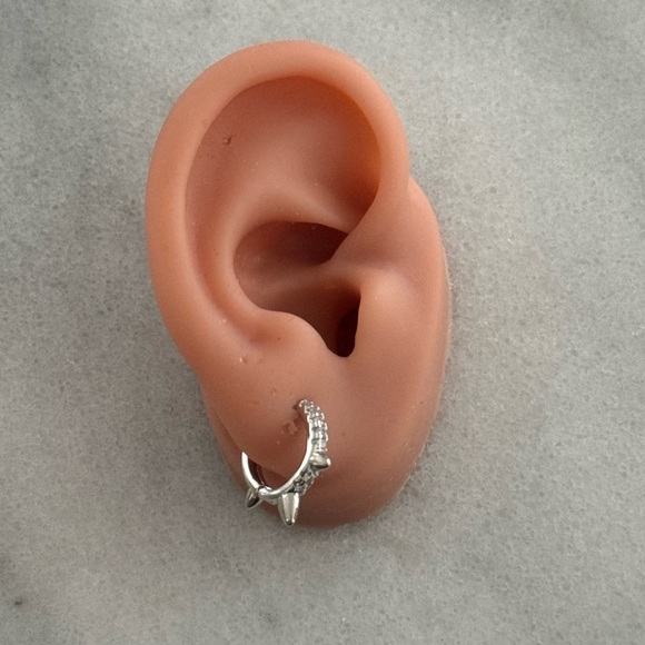 COPY - Sterling Silver Crystal Pave Spike Hoop Earrings 

Brand New - Picture 4 of 5